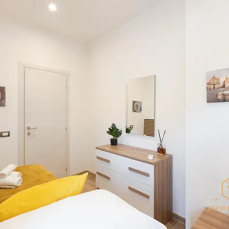 Imperium Consolae - 3 Bdrm, 200mt To Metro, Terrace, A-c Apartment Rom